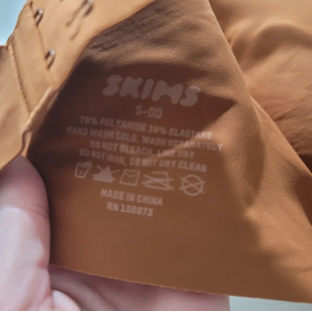 SKIMS Naked Plunge Bralette Bronze S-DD - Picture 6 of 6